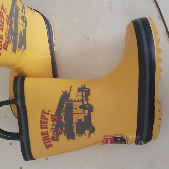 Rain boots - Picture 2 of 4